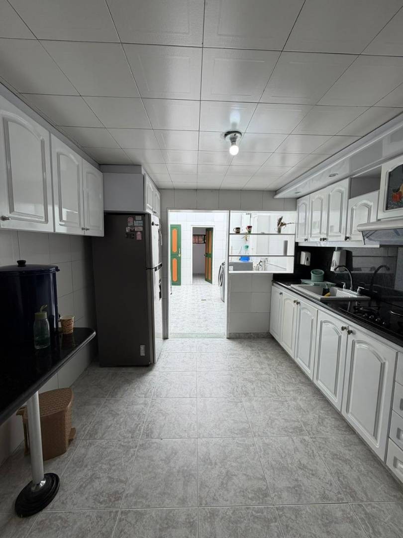 Casa en venta en Santa Barbara Central, Bogotá · foto 4 de 24