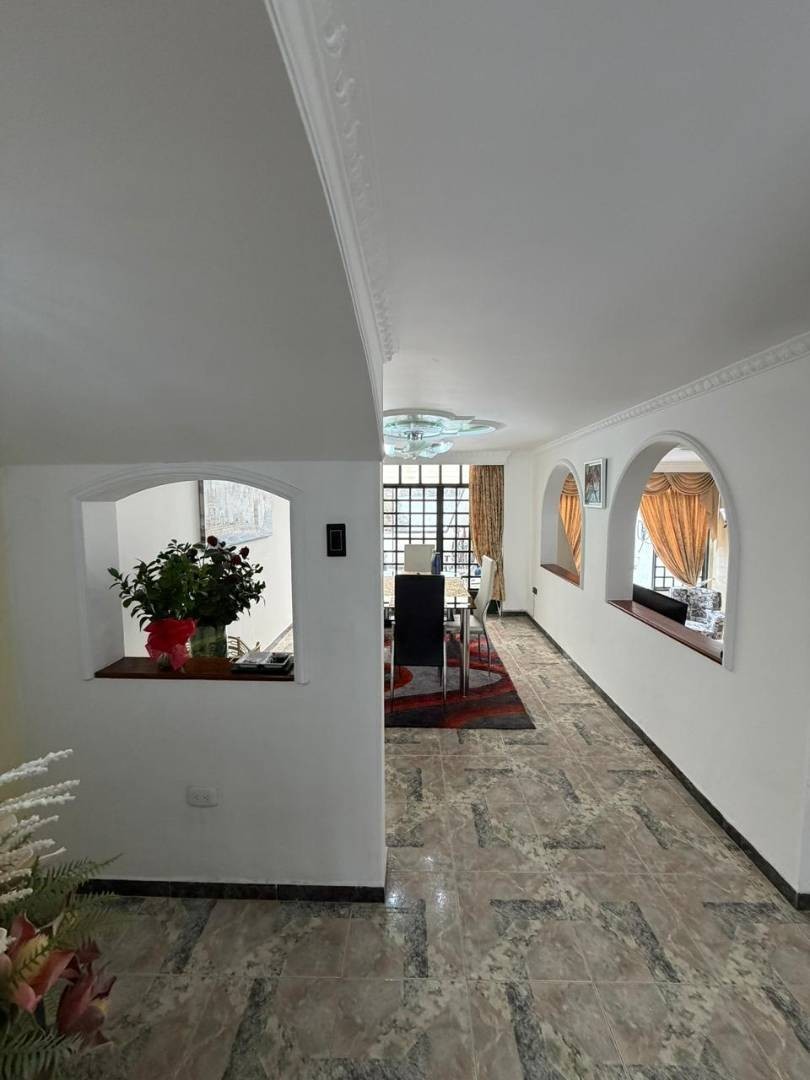 Casa en venta en Santa Barbara Central, Bogotá · foto 12 de 24