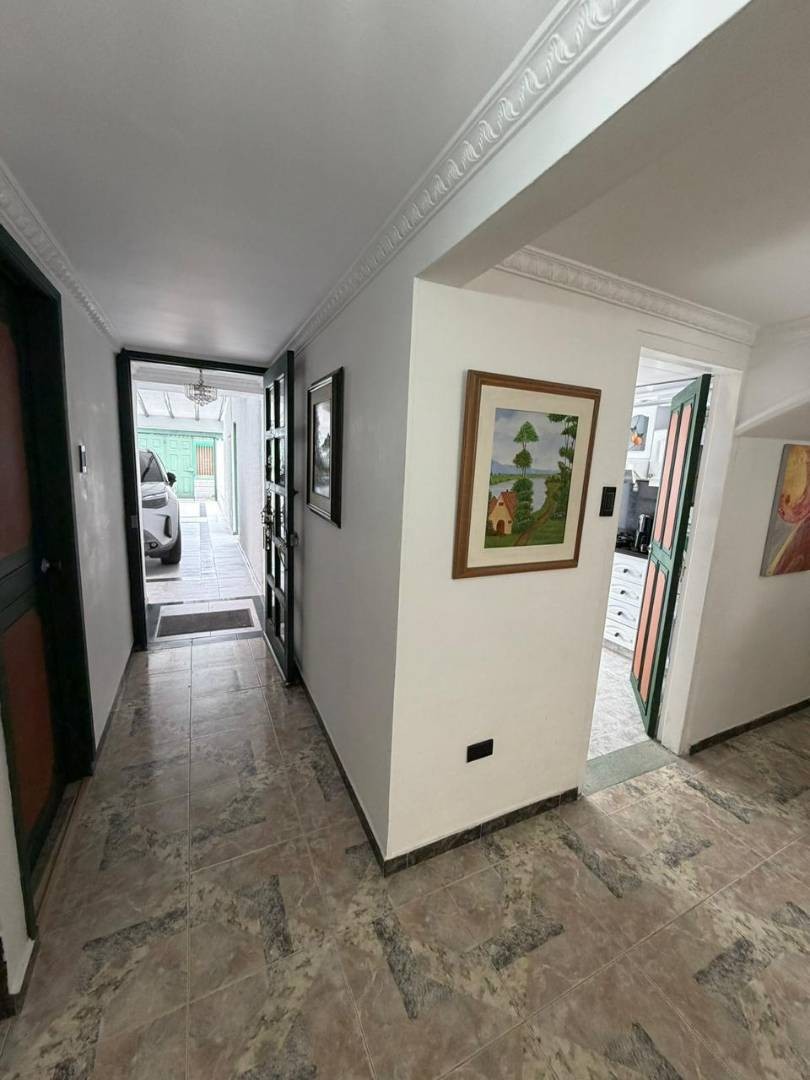 Casa en venta en Santa Barbara Central, Bogotá · foto 14 de 24