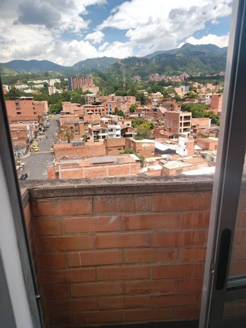 Apartamento de 2 alcobas en arriendo en La America, Medellín, 36 m² · foto 3 de 15