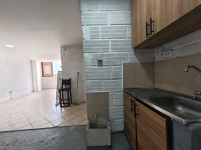 Bodega en arriendo en Suramérica, Itagüí, 114 m² · foto 6 de 17