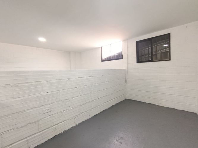 Bodega en arriendo en Suramérica, Itagüí, 114 m² · foto 9 de 17