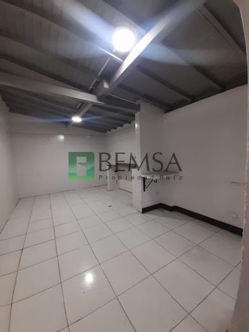 Bodega en arriendo en San Diego, Medellín, 140 m² · foto 8 de 17