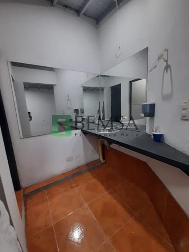 Bodega en arriendo en San Diego, Medellín, 140 m² · foto 12 de 17
