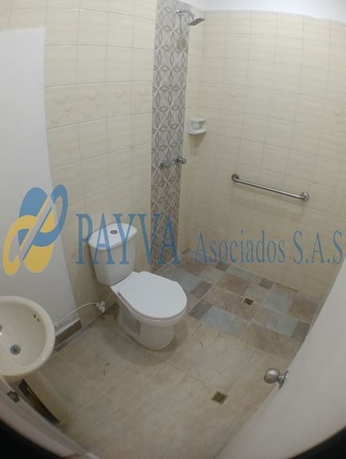 Casa de 5 alcobas en arriendo en Las Acacias, Medellín, 215 m² · foto 7 de 17