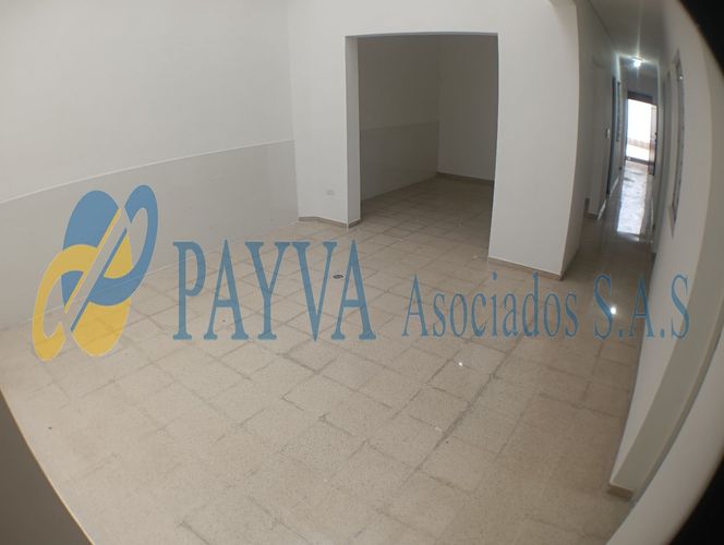 Casa de 5 alcobas en arriendo en Las Acacias, Medellín, 215 m² · foto 6 de 17