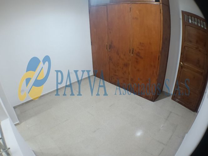 Casa de 5 alcobas en arriendo en Las Acacias, Medellín, 215 m² · foto 10 de 17