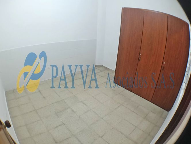 Casa de 5 alcobas en arriendo en Las Acacias, Medellín, 215 m² · foto 12 de 17