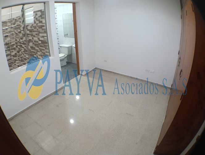 Casa de 5 alcobas en arriendo en Las Acacias, Medellín, 215 m² · foto 9 de 17