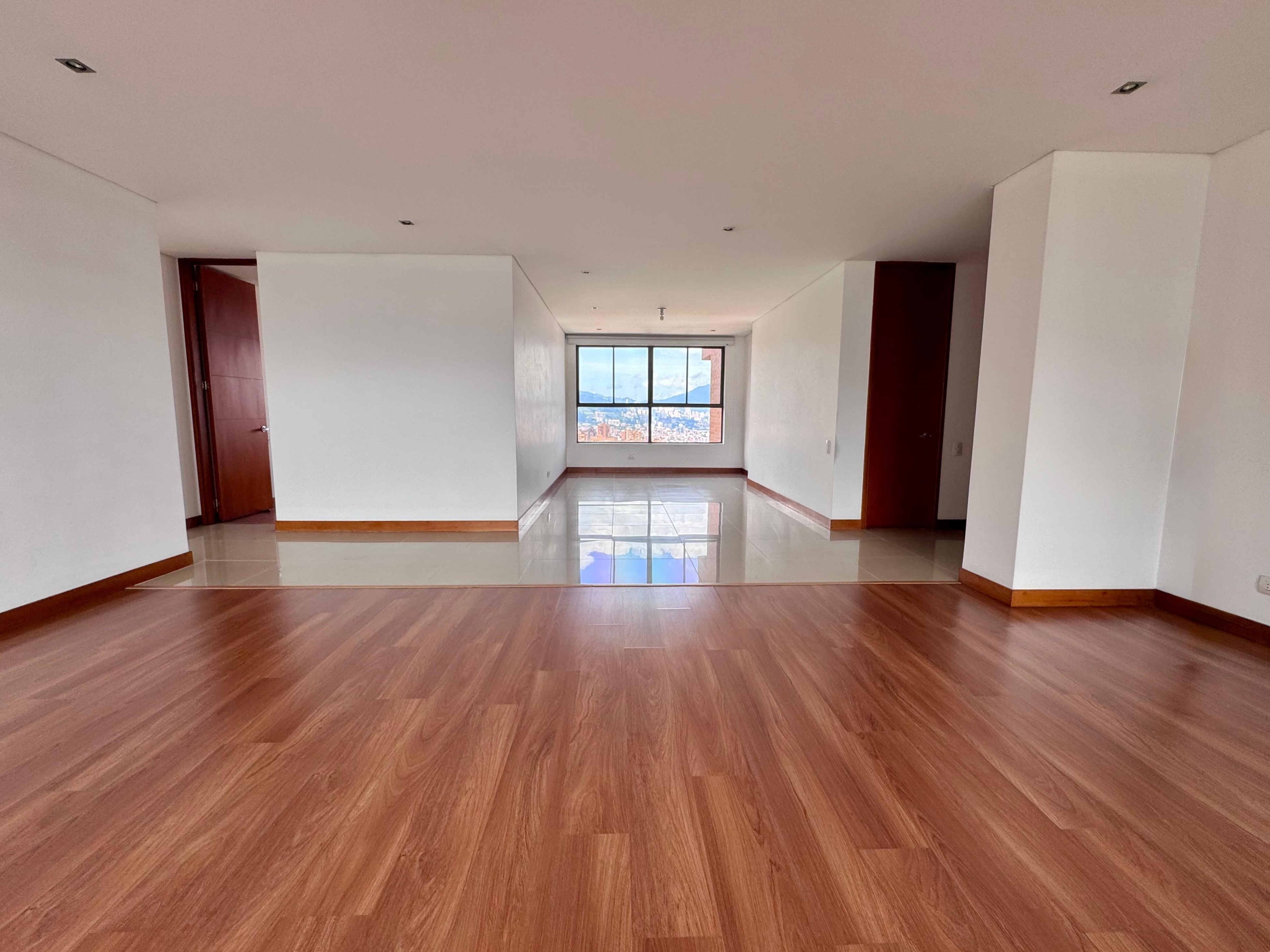 Apartamento en arriendo en El Poblado, Medellín · foto 3 de 20