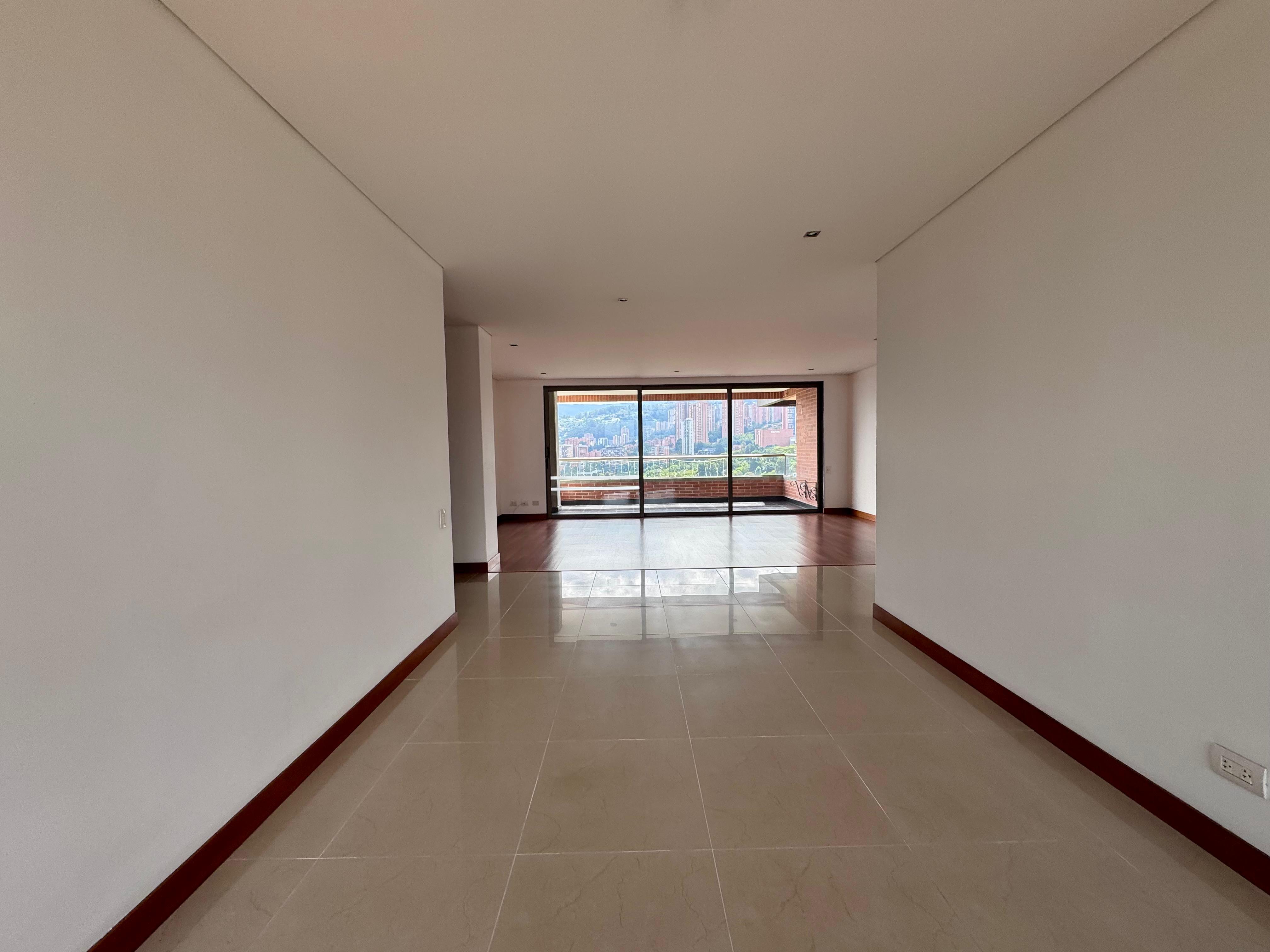 Apartamento en arriendo en El Poblado, Medellín · foto 4 de 20