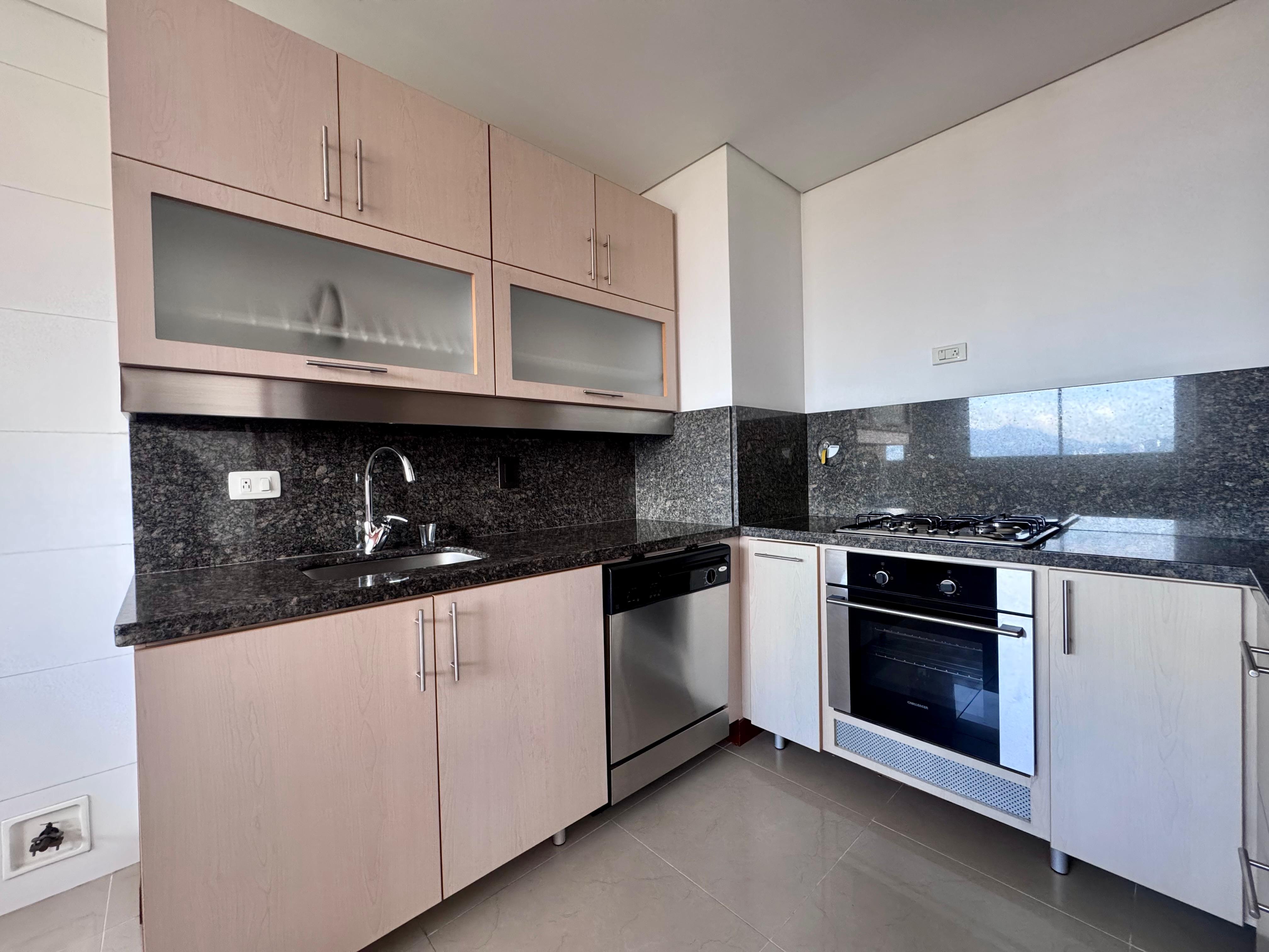 Apartamento en arriendo en El Poblado, Medellín · foto 6 de 20