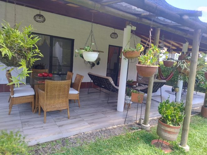 Casa de 6 alcobas en venta en Pance, Cali, 206 m² · foto 1 de 24