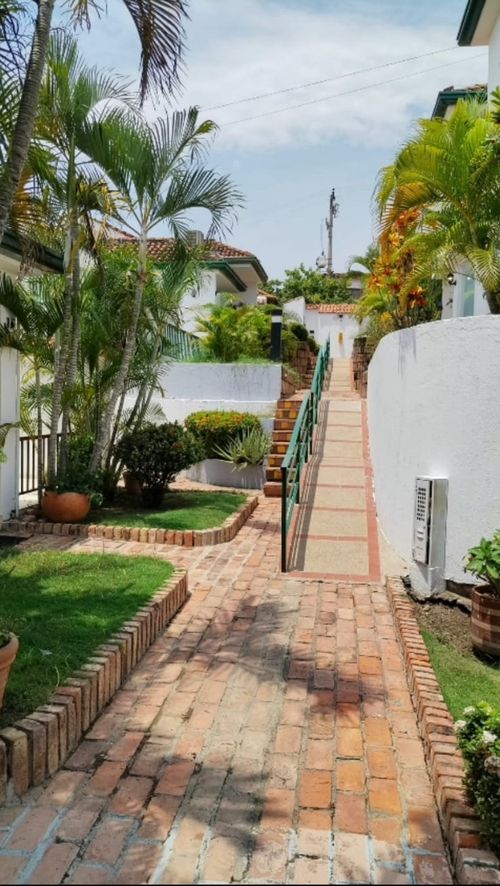 Casa de 3 alcobas en venta en Miraflores, Girardot, 191 m² · foto 5 de 11