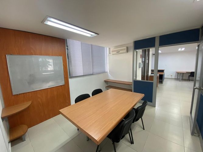 Oficina en arriendo en Los Balsos, Medellín, 100 m² · foto 13 de 20