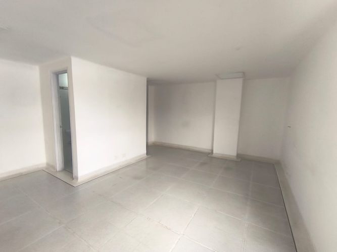 Consultorio en arriendo en Los Cambulos, Cali, 75 m² · foto 14 de 24