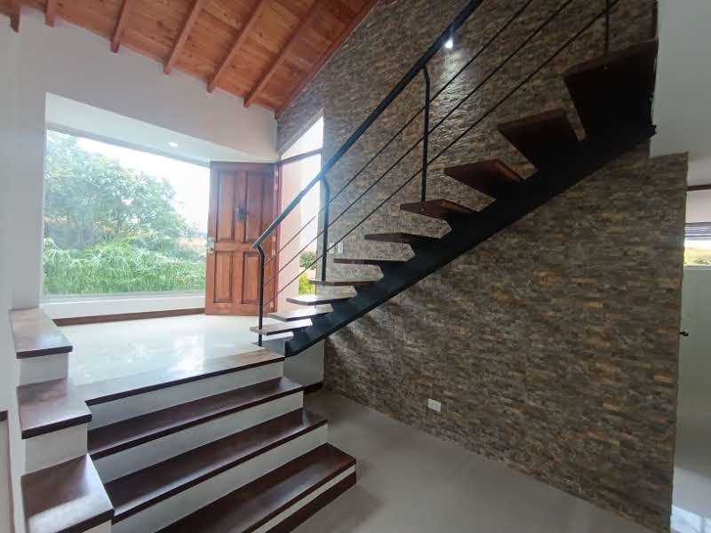 4BR House in Santa Elena (189 m²)