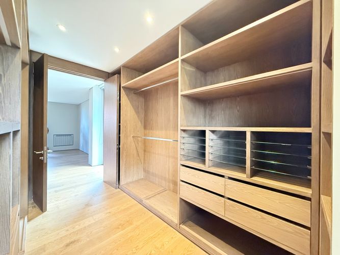 Apartamento de 2 alcobas en venta en Los Rosales, Bogotá, 212 m² · foto 11 de 24