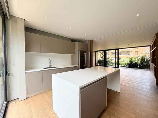 Apartamento de 2 alcobas en venta en Los Rosales, Bogotá, 212 m² · foto 19 de 24