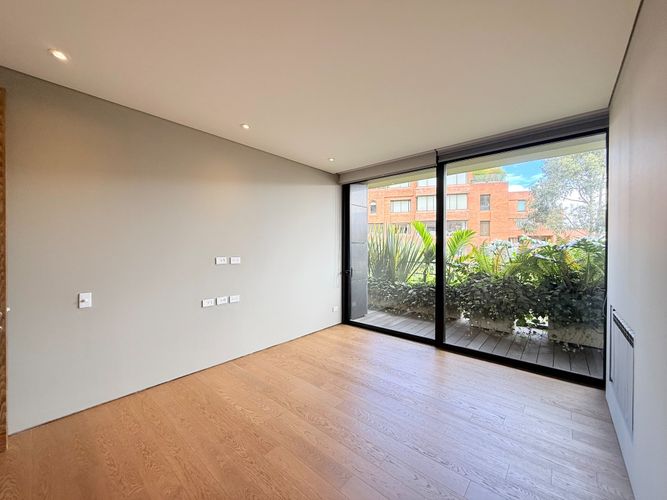 Apartamento de 2 alcobas en venta en Los Rosales, Bogotá, 212 m² · foto 12 de 24