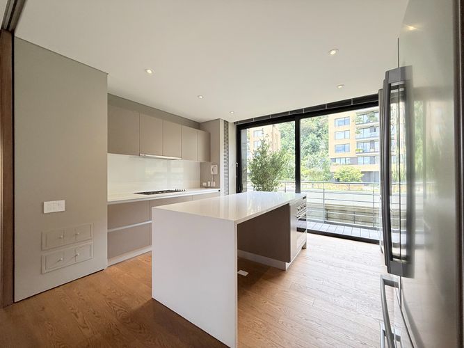 Apartamento de 2 alcobas en venta en Los Rosales, Bogotá, 212 m² · foto 17 de 24