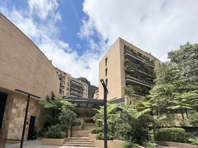 Apartamento de 2 alcobas en venta en Los Rosales, Bogotá, 212 m² · foto 24 de 24