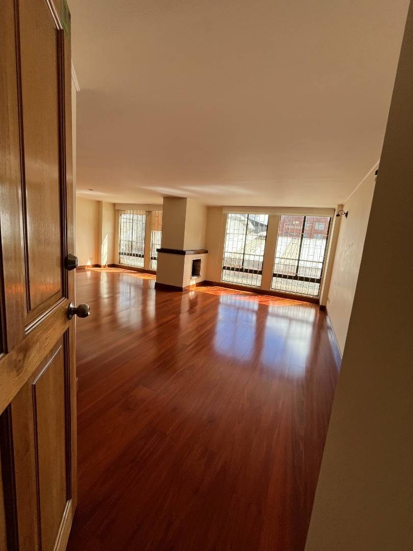 Apartamento en venta en San Patricio, Bogotá · foto 3 de 24