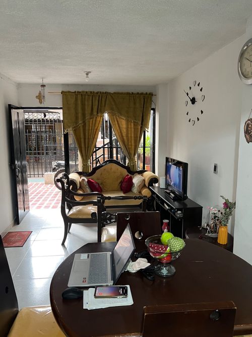 Casa de 8 alcobas en venta en Las Ceibas, Cali, 180 m² · foto 5 de 24
