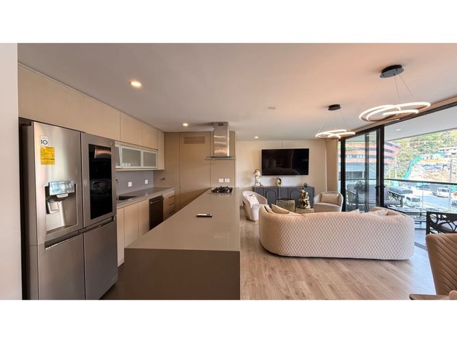 Apartamento de 2 alcobas en venta en Los Naranjos, Medellín, 108 m² · foto 2 de 17