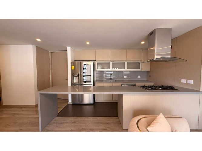 Apartamento de 2 alcobas en venta en Los Naranjos, Medellín, 108 m² · foto 3 de 17
