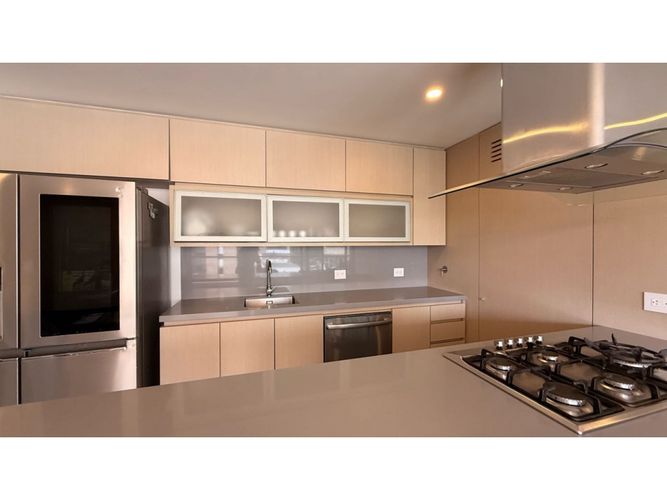 Apartamento de 2 alcobas en venta en Los Naranjos, Medellín, 108 m² · foto 4 de 17