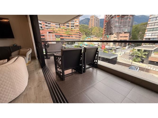 Apartamento de 2 alcobas en venta en Los Naranjos, Medellín, 108 m² · foto 8 de 17