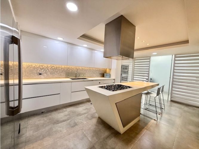 Apartamento de 2 alcobas en venta en Cristales, Cali, 200 m² · foto 9 de 24