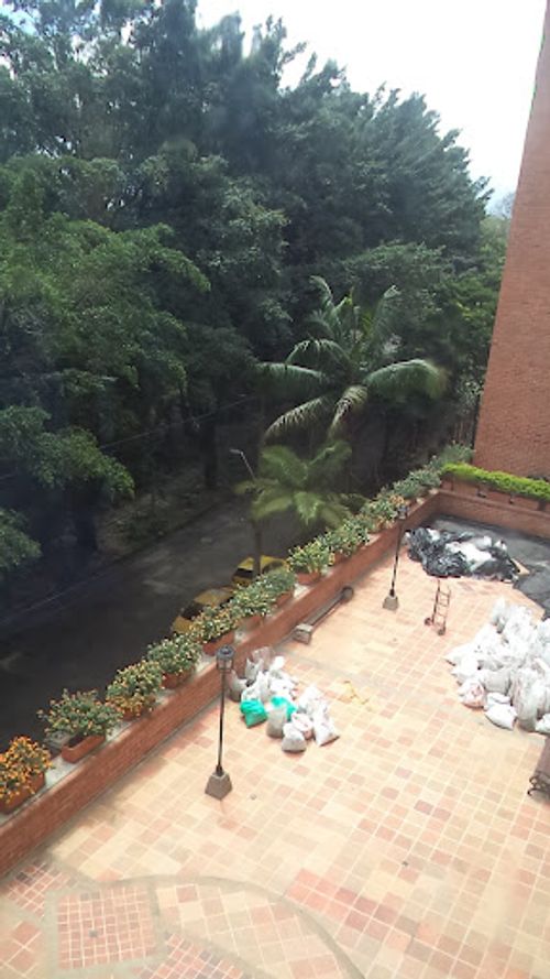 Apartamento de 2 alcobas en arriendo en Castropol, Medellín, 110 m² · foto 3 de 24