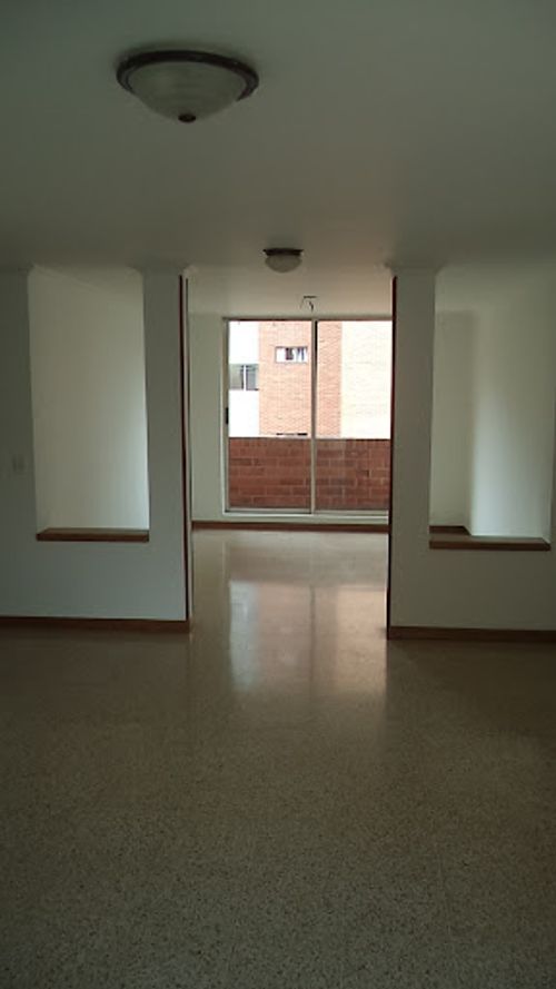 Apartamento de 2 alcobas en arriendo en Castropol, Medellín, 110 m² · foto 8 de 24