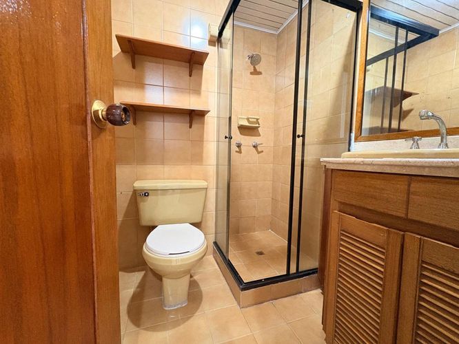Apartamento de 4 alcobas en venta en El Poblado, Medellín, 240 m² · foto 13 de 16