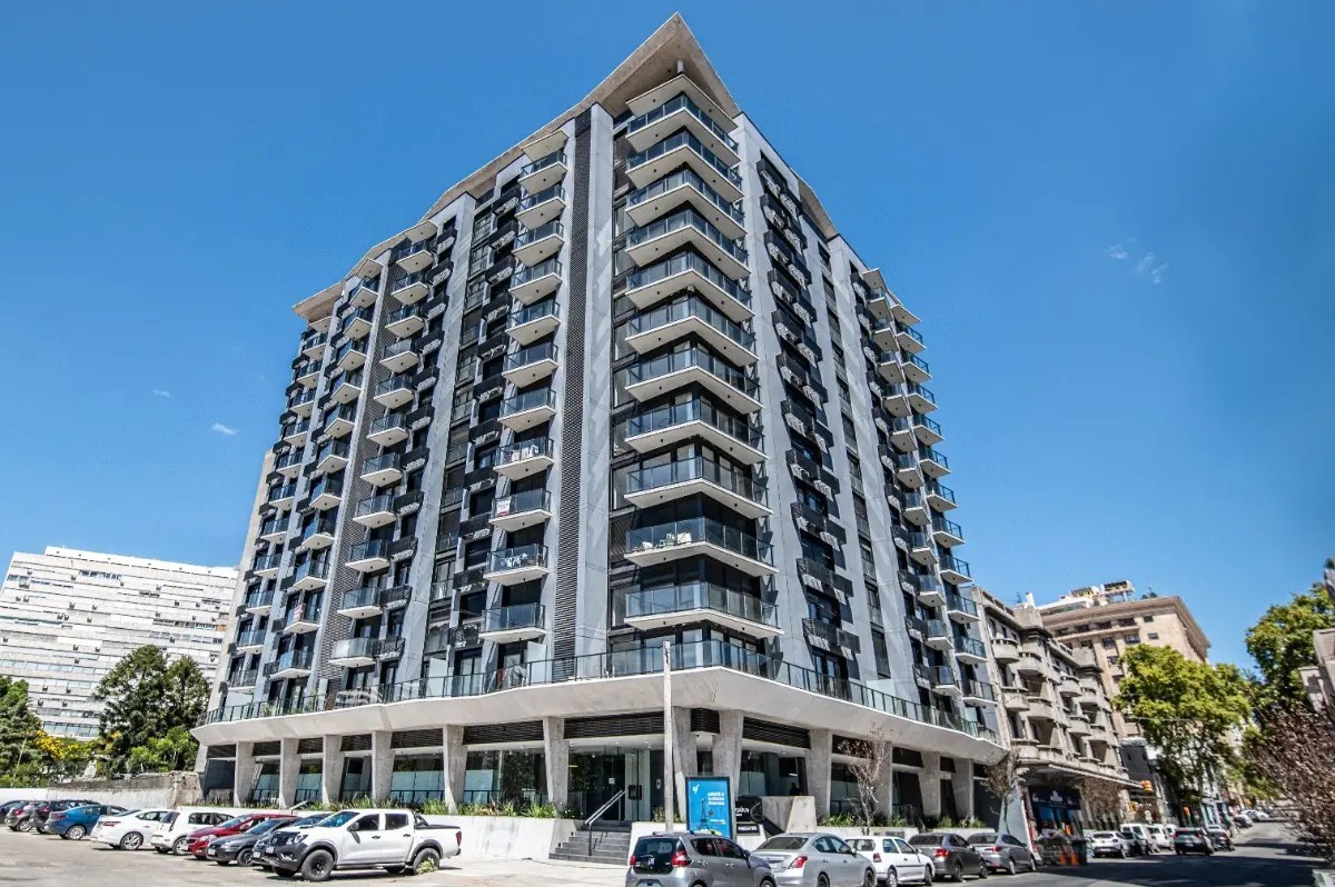 Alquiler De Local Comercial En El Centro De Montevideo Nostrum Central