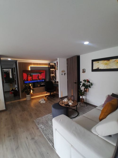 Apartamento de 3 alcobas en venta en Las Lomitas, Sabaneta, 94 m² · foto 2 de 24