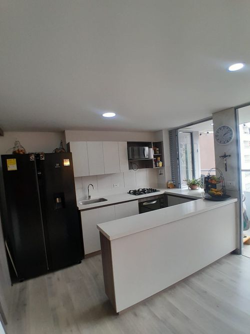 Apartamento de 3 alcobas en venta en Las Lomitas, Sabaneta, 94 m² · foto 6 de 24