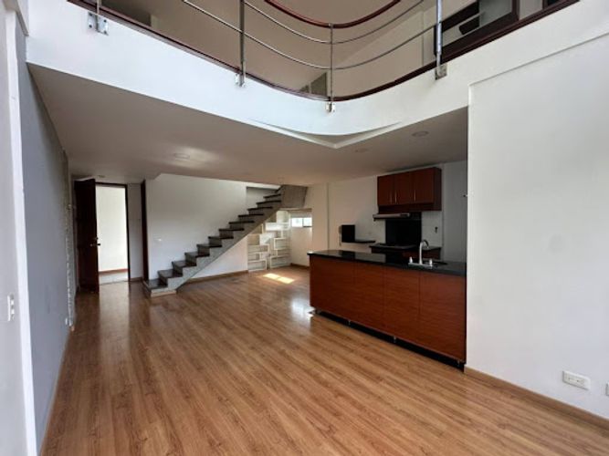 Apartaestudio en arriendo en La Visitación, Medellín, 70 m² · foto 3 de 12
