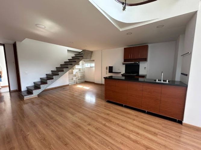 Apartaestudio en arriendo en La Visitación, Medellín, 70 m² · foto 9 de 12