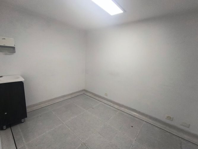 Consultorio en arriendo en Los Cambulos, Cali, 20 m² · foto 13 de 14