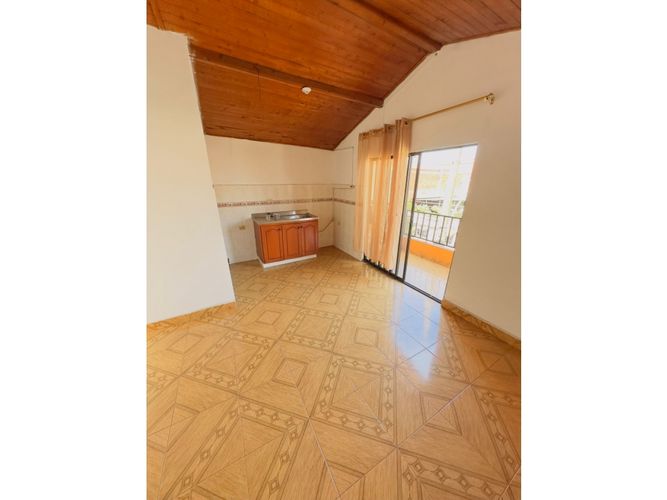 Casa de 3 alcobas en venta en Campo Valdes No.1, Medellín, 200 m² · foto 15 de 18
