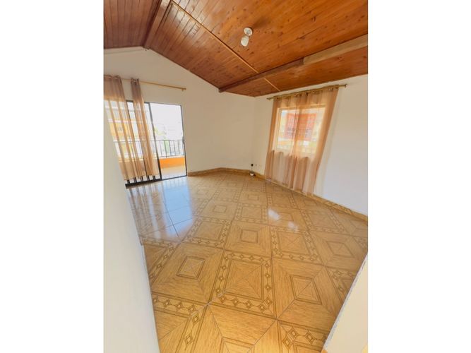 Casa de 3 alcobas en venta en Campo Valdes No.1, Medellín, 200 m² · foto 17 de 18