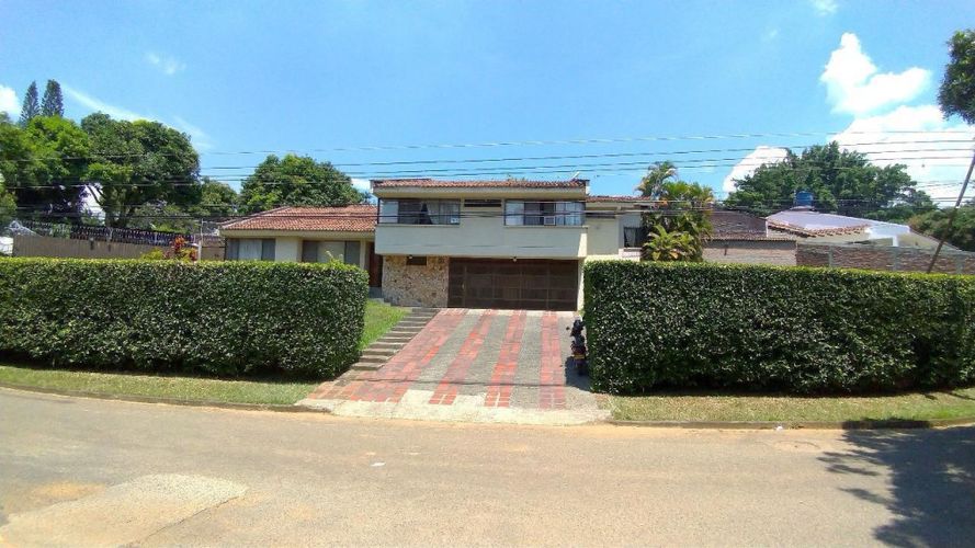 Casa de 5 alcobas en venta en Ciudad Jardin, Cali, 385 m² · foto 4 de 17