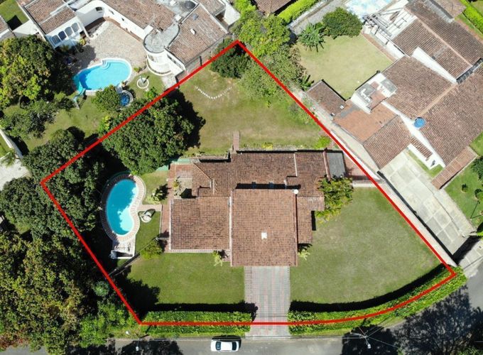 Casa de 5 alcobas en venta en Ciudad Jardin, Cali, 385 m² · foto 16 de 17