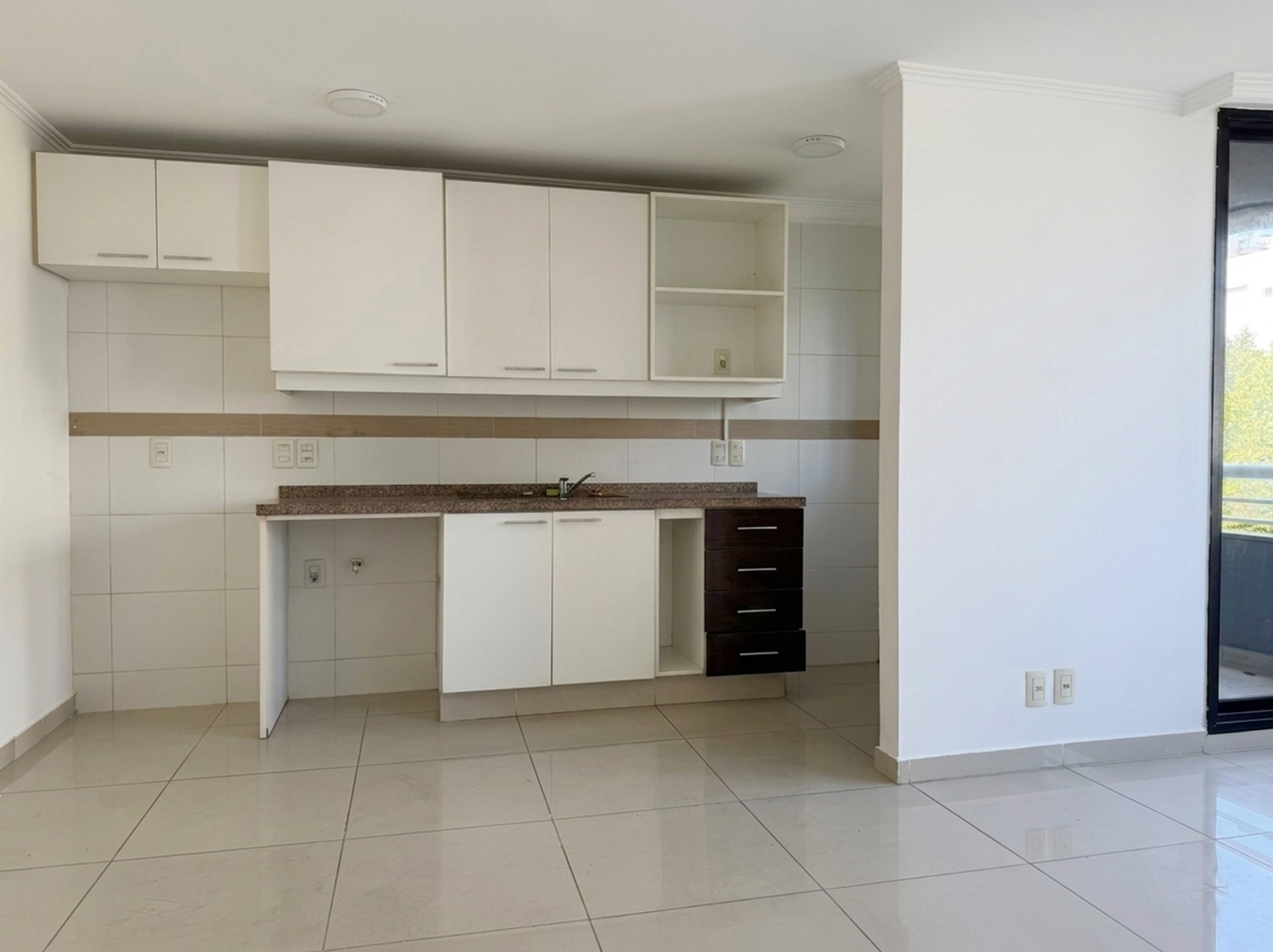 POCITOS PROX. AL MAR - ALQUILER DE APARTAMENTO - 1 DORMITORIO con TERRAZA AL FRENTE - Principal