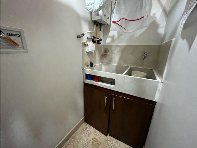 Apartamento de 4 alcobas en venta en Los Arias, Sabaneta, 100 m² · foto 4 de 14