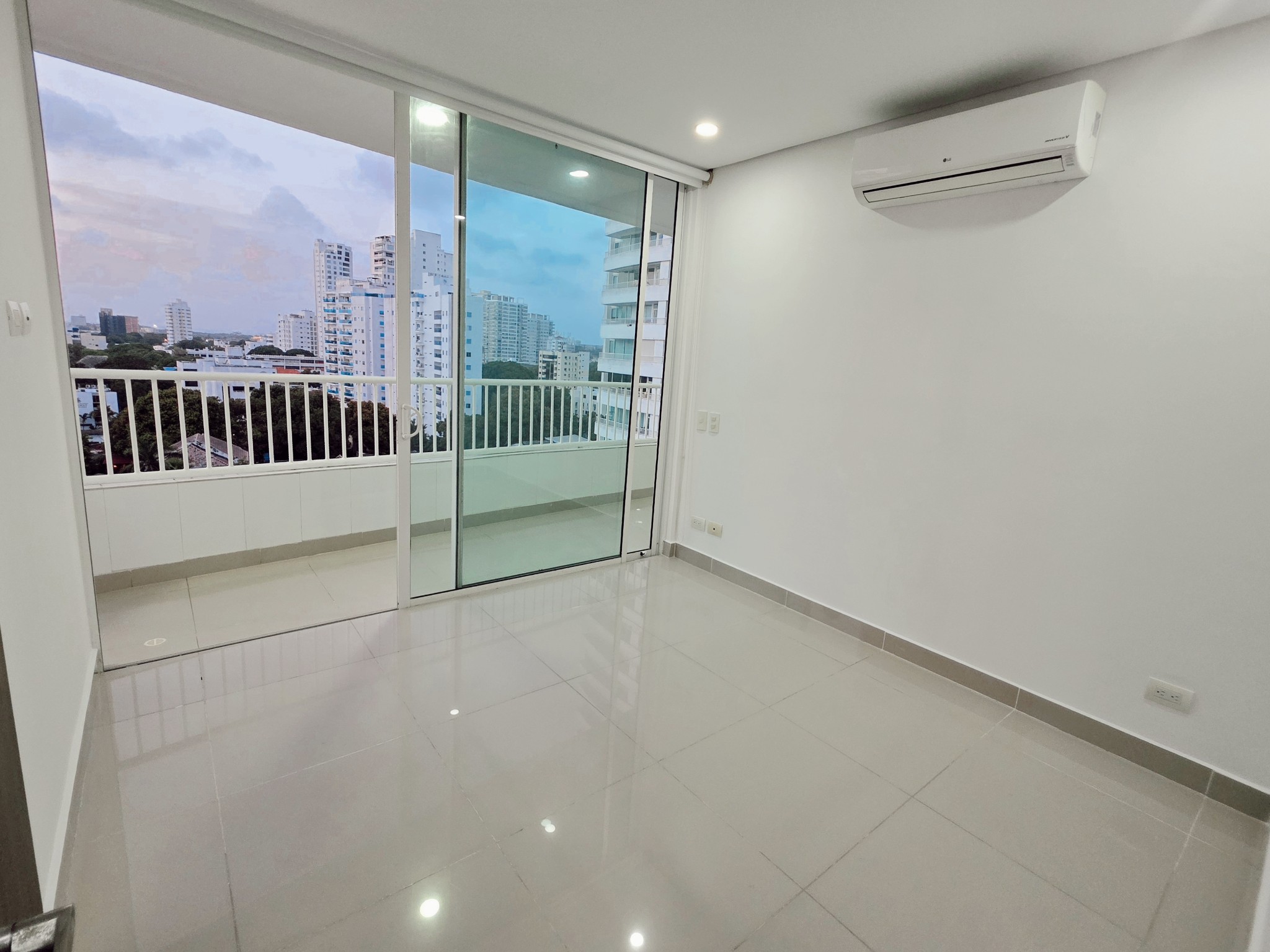 Apartamento en venta en Manga, Cartagena · foto 15 de 24