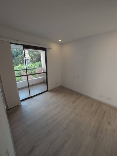 Apartamento de 3 alcobas en arriendo en Las Lomitas, Sabaneta, 72 m² · foto 2 de 15